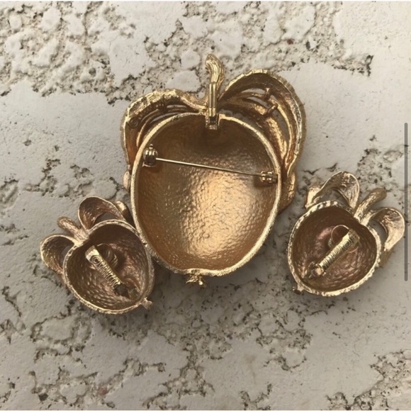 SARAH COVENTRY Vintage Fruit Brooch Pin & Clip On Earrings - Picture 4 of 6